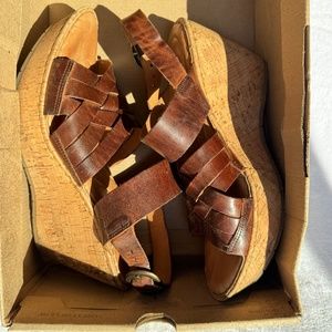 NEW BØRN Surya Wedge Sandals Size 11  Tan/Brown Born Leather Shoes